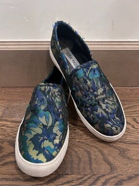 Steve Madden Evangel Metallic Jacquard Slip On Sneakers Blue Green Gold Size 6